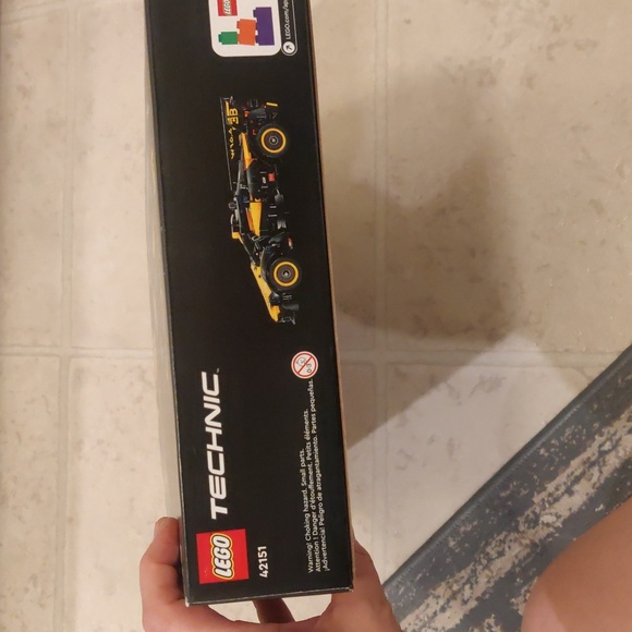 New!Bugatti Yellow and Black Building Sets & Blocks - Picture 5 of 8